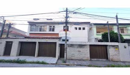 Seu Novo Lar no bairro das Graças: Casa com 04 quartos sendo 01 suíte.