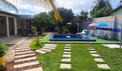 Casa em Condomínio Fechado 4/4 e 1 suíte Jauá
