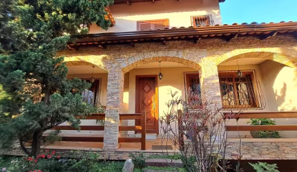Casa com 3 quartos à venda em Contagem