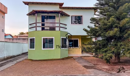 Casa em terreno inteiro à venda em Rio das Ostras