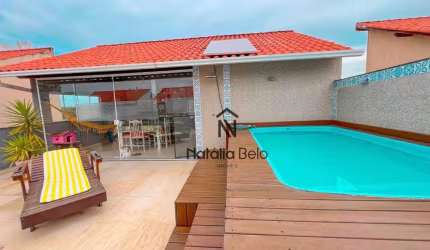 Casa não geminada com piscina.