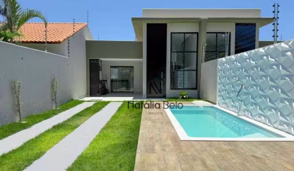 Casa Alto Padrão com Piscina no Ouro Verde.