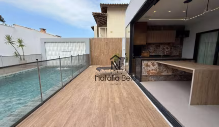 Casa alto padrão com 4 quartos