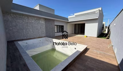 Casa linear com energia solar e piscina
