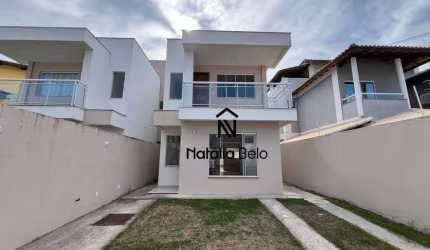 Casa em meio terreno no Ouro Verde
