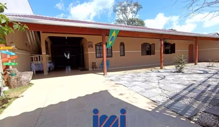 Casa com 5 quartos com acesso para Barco