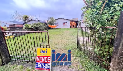 Casa com amplo terreno Matinhos Pr