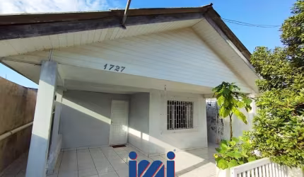 Casa com 3 quartos próximo ao centro.