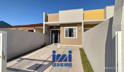 Casa com 2 quartos próximo ao mar em Ipanema