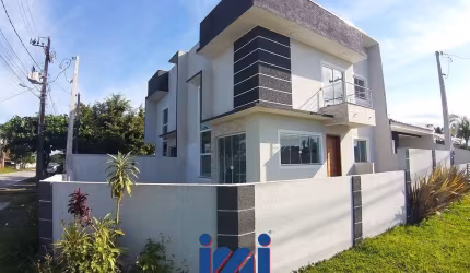 Sobrado a venda na praia esquina Pontal