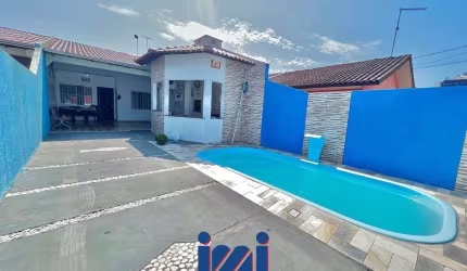 Casa com piscina proximo ao mar Matinhos Pr