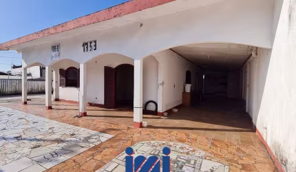 Casa de esquina central a venda em Guaratuba