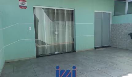 Casa com 03 quartos á venda em Guaratuba