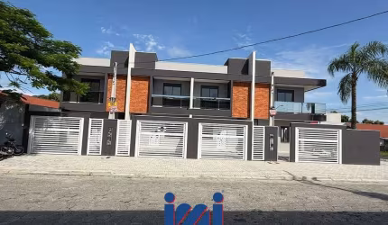 Sobrados a venda no centro de Matinhos