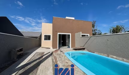 Casas a venda com piscina em Matinhos-PR