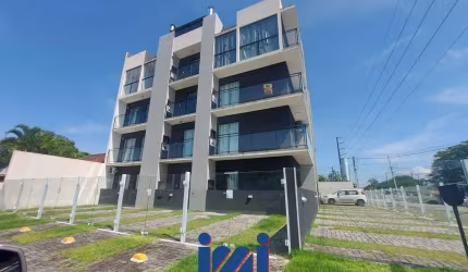 Apartamento no Balneário Leblon com piscina