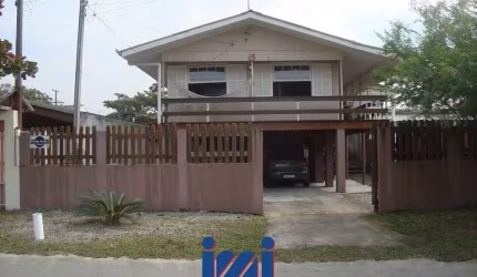 Casa com terreno a venda na praia de Riviera