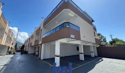 Apartamento dúplex a venda no centro de Matinhos
