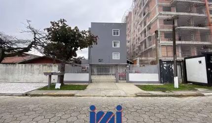 Apartamento em Caiobá 1 quadra do mar