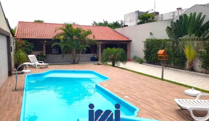 Casa com piscina perto do mar Primavera