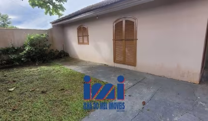 Casa 02 quartos com amplo terreno a venda