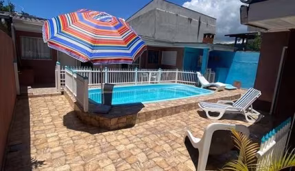 Casa com Piscina Balneário Costa Azul