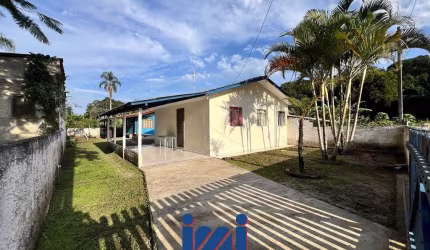 Duas casas a venda na praia