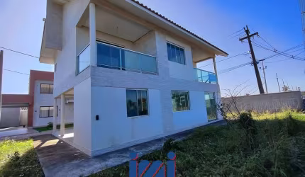 Sobrado em condominio  frente mar