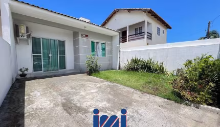 Casa com piscina e edicula em Ipanema