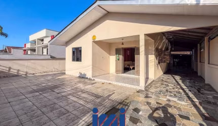 Casa à venda na faixa do mar em Ipanema