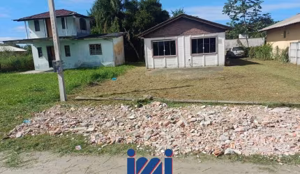 Casa com excelente terreno