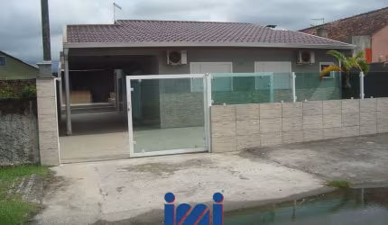 Casa a venda na praia de Riviera com piscina