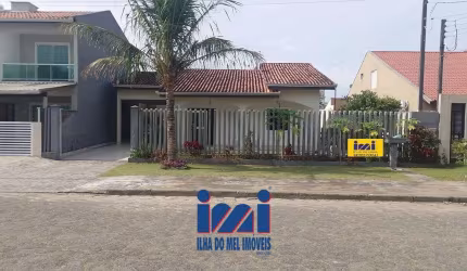 Casa alto padrão com piscina no Brejatuba