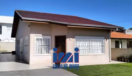 Casa com piscina a venda em coroados