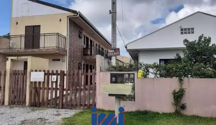 Casa 2 quartos e 6 kitnets próximo ao mar