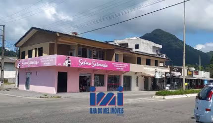 Dois apartamentos de esquina em Matinhos