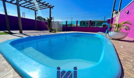 Casa com 4 dormitórios com piscina em Matinhos