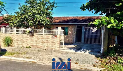 Casa 3 quartos e piscina em Pontal do Paraná