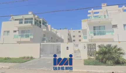 Triplex a venda na quadra do mar em Matinhos