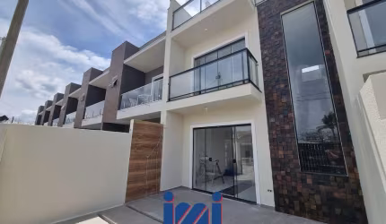 Triplex á venda em Praia de Leste
