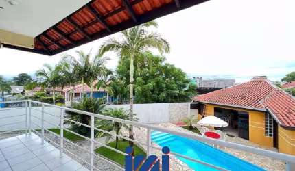 Sobrado 4 quartos com piscina perto do mar