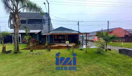 Casa residencial e comercial frente para a Rodovia