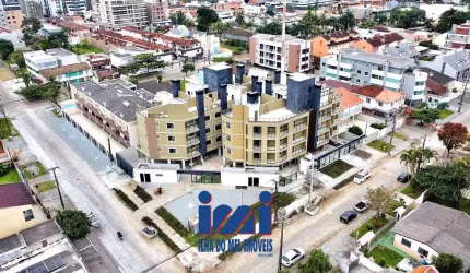 Apartamento com churrasqueira em Caiobá