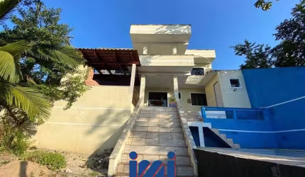 Sobrado tríplex com piscina para a venda Matinhos