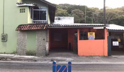 Casa com 2 dormitórios a venda em Matinhos