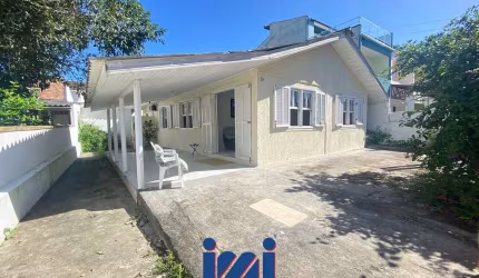 Casa 5 quartos com piscina na praia