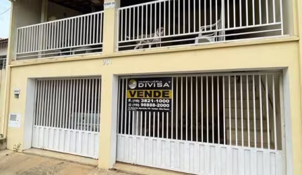Sobrado com 3 dormitórios à venda, 170 m² por R$ 450.000,00 - Centro - Elias Fausto/SP