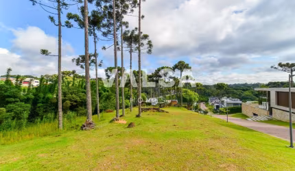 Terreno em condomínio 700m2 em Santa Felicidade
