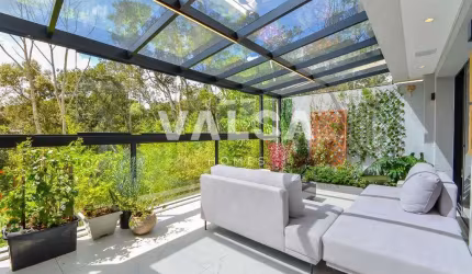 Casa, 3 Quartos, 203m² e 2 Vagas em Santa Felicidade