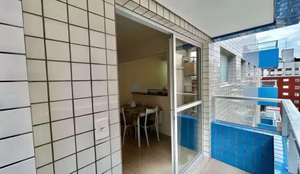 Apartamento a venda em Praia Grande, 1 dormitório com sacada e mobiliado